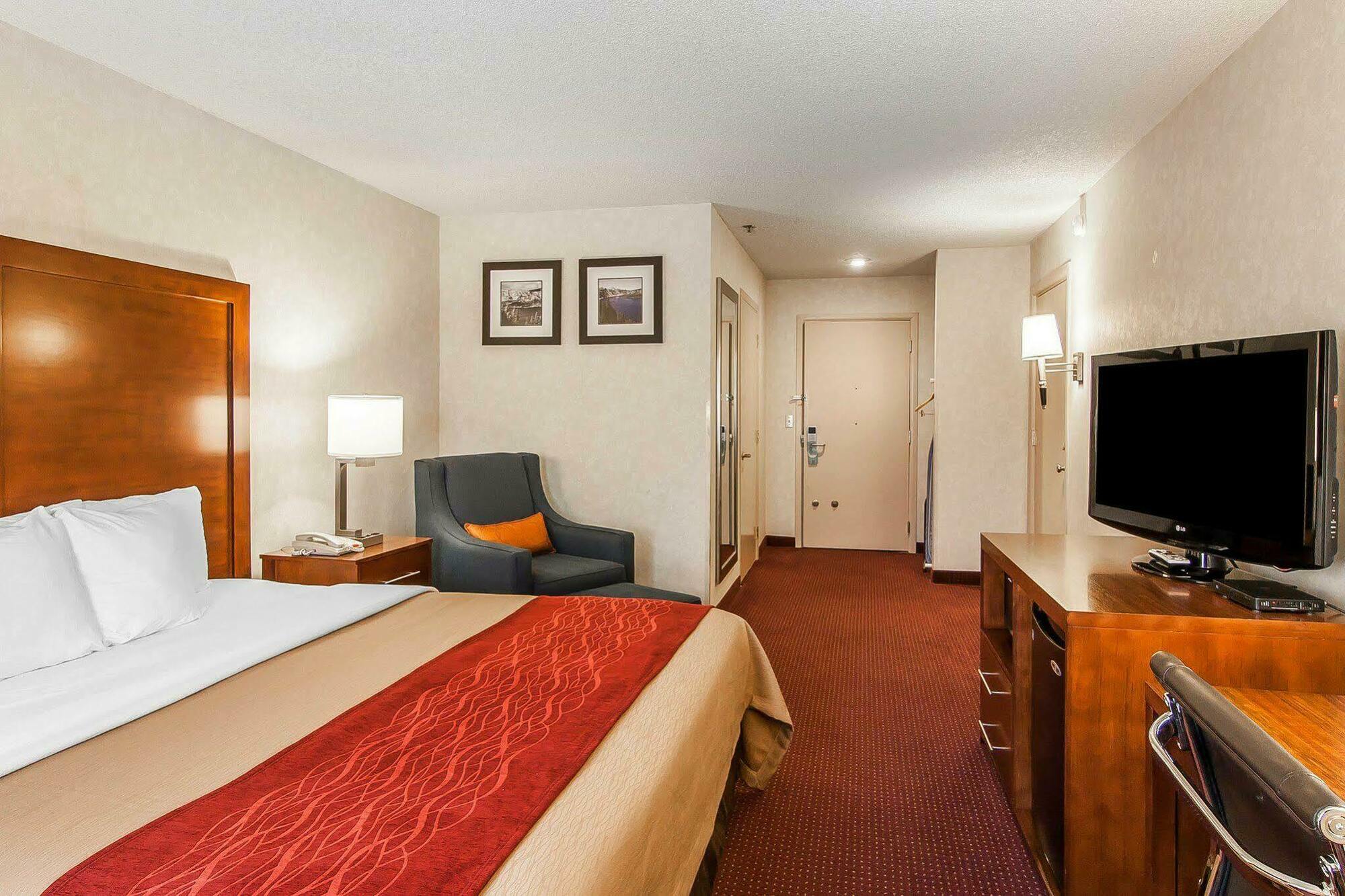 Comfort Inn & Suites Klamath Falls Bagian luar foto